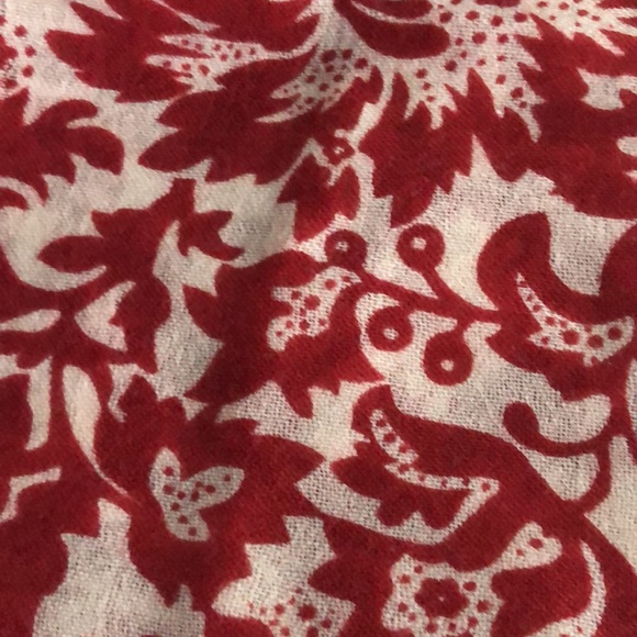 Torino Open weave light wool scarf shawl red & off white. Drapes beautifully - Picture 4 of 6